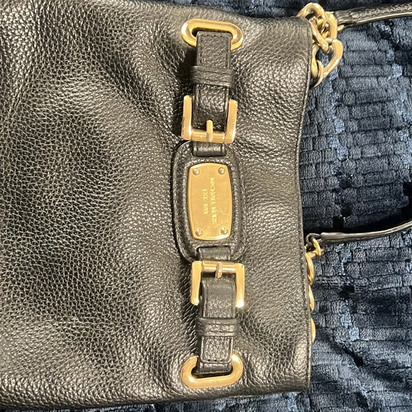Pre- loved Michael Kors black leather Crossbody - Picture 5 of 9